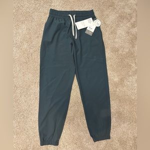 NWT Vuori Weekend Jogger - XS, Stone